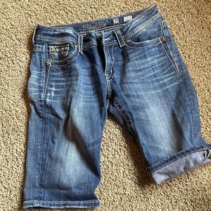 Miss Me Bermuda shorts. Size 29